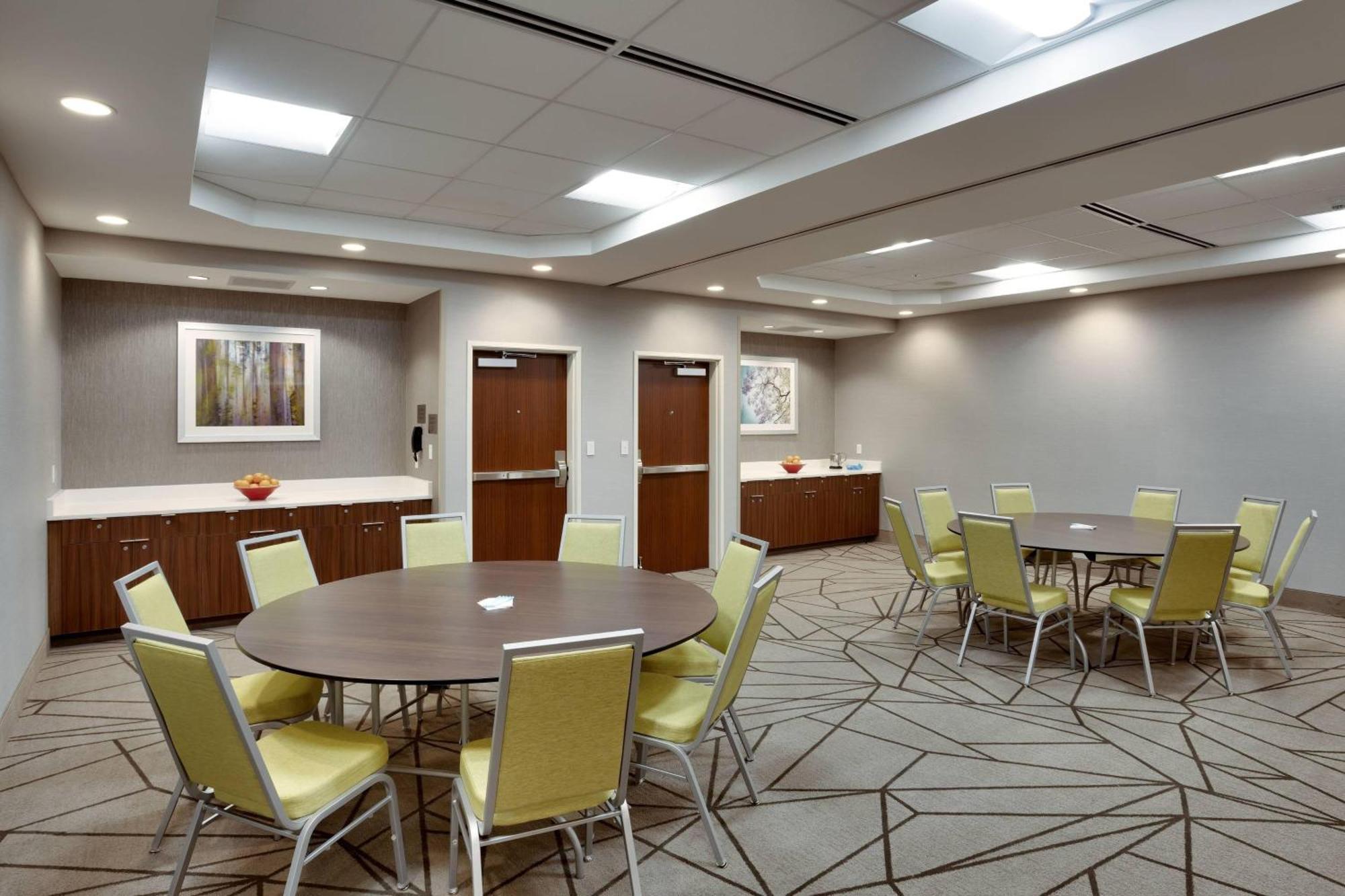 Fairfield Inn & Suites By Marriott Springfield North Bagian luar foto