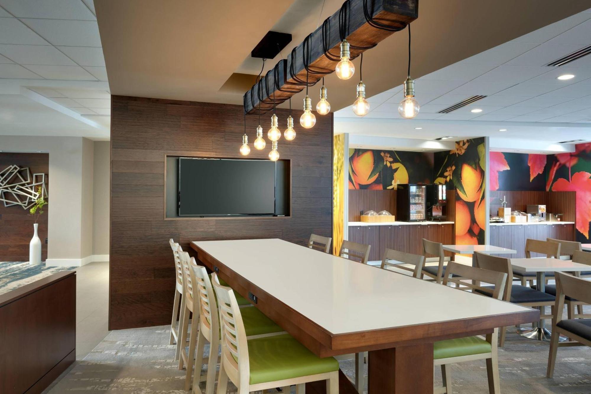 Fairfield Inn & Suites By Marriott Springfield North Bagian luar foto