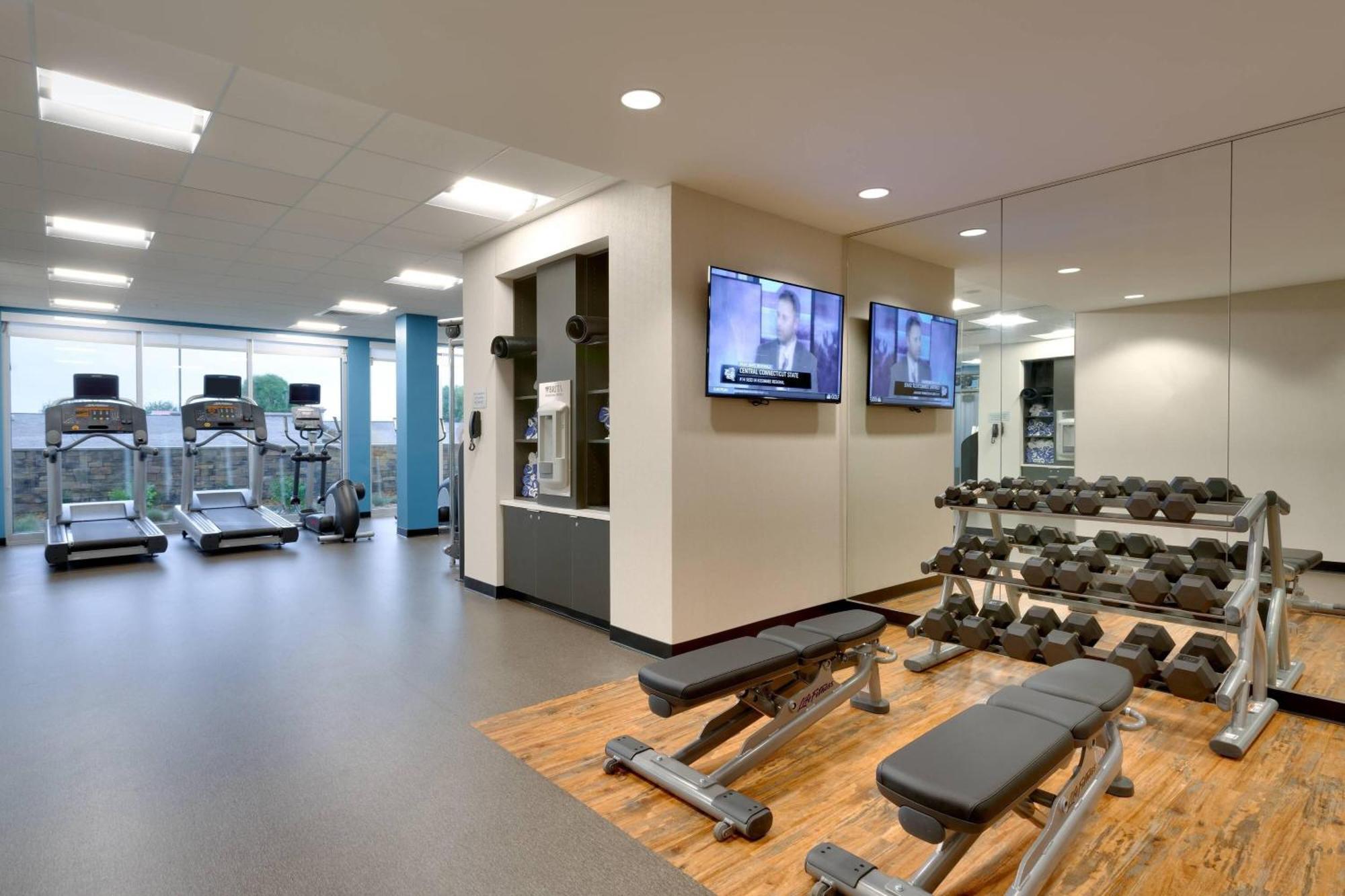 Fairfield Inn & Suites By Marriott Springfield North Bagian luar foto