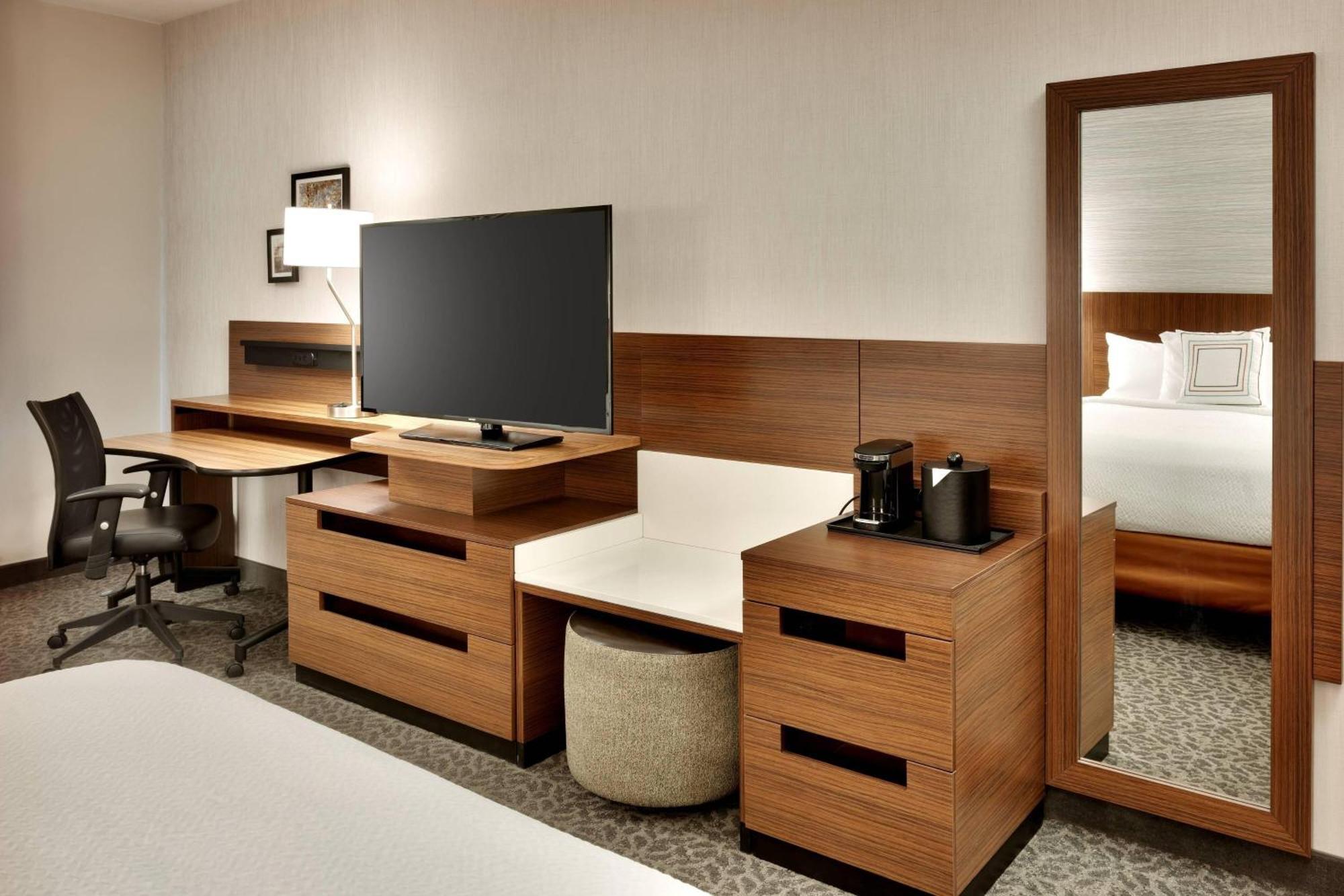 Fairfield Inn & Suites By Marriott Springfield North Bagian luar foto