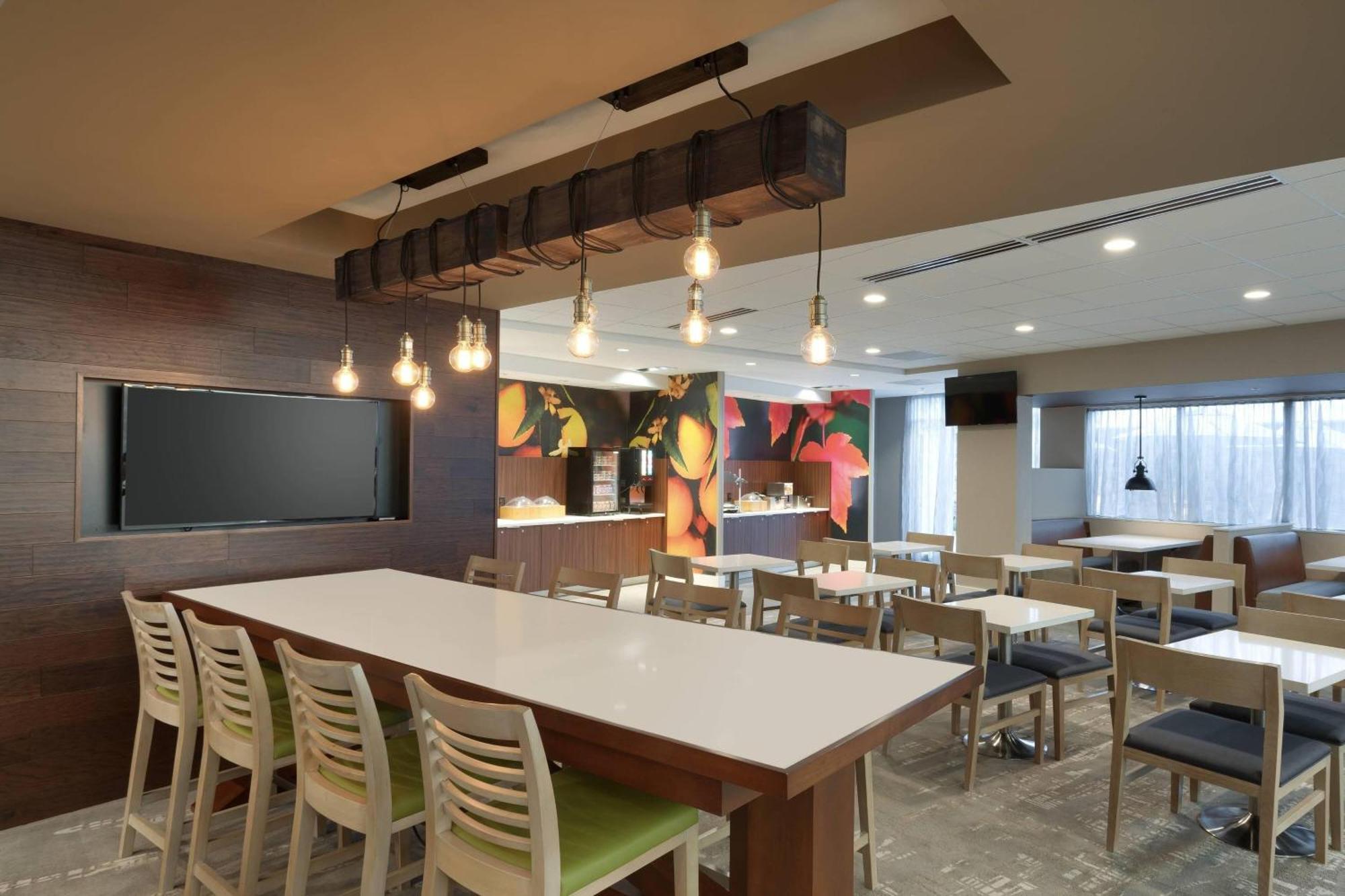 Fairfield Inn & Suites By Marriott Springfield North Bagian luar foto