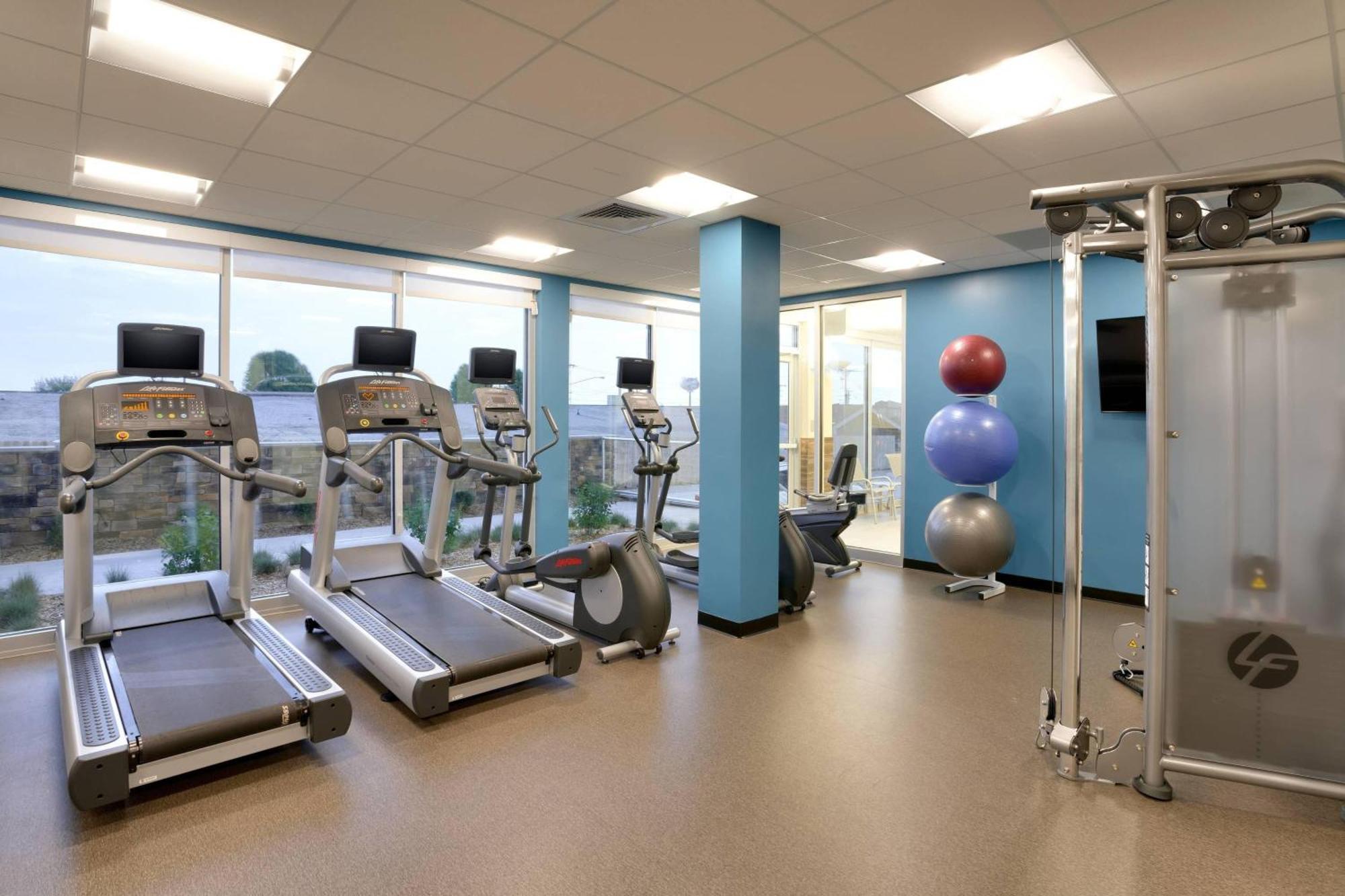 Fairfield Inn & Suites By Marriott Springfield North Bagian luar foto