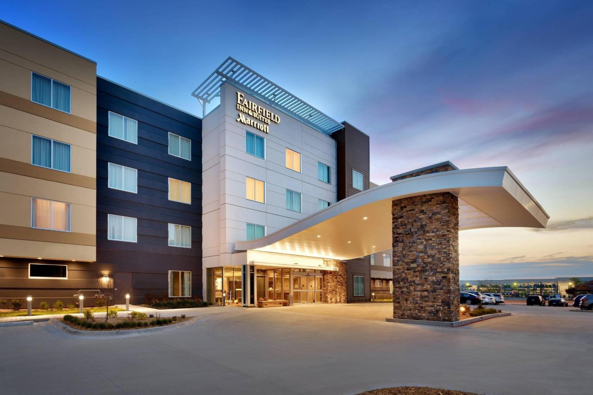Fairfield Inn & Suites By Marriott Springfield North Bagian luar foto