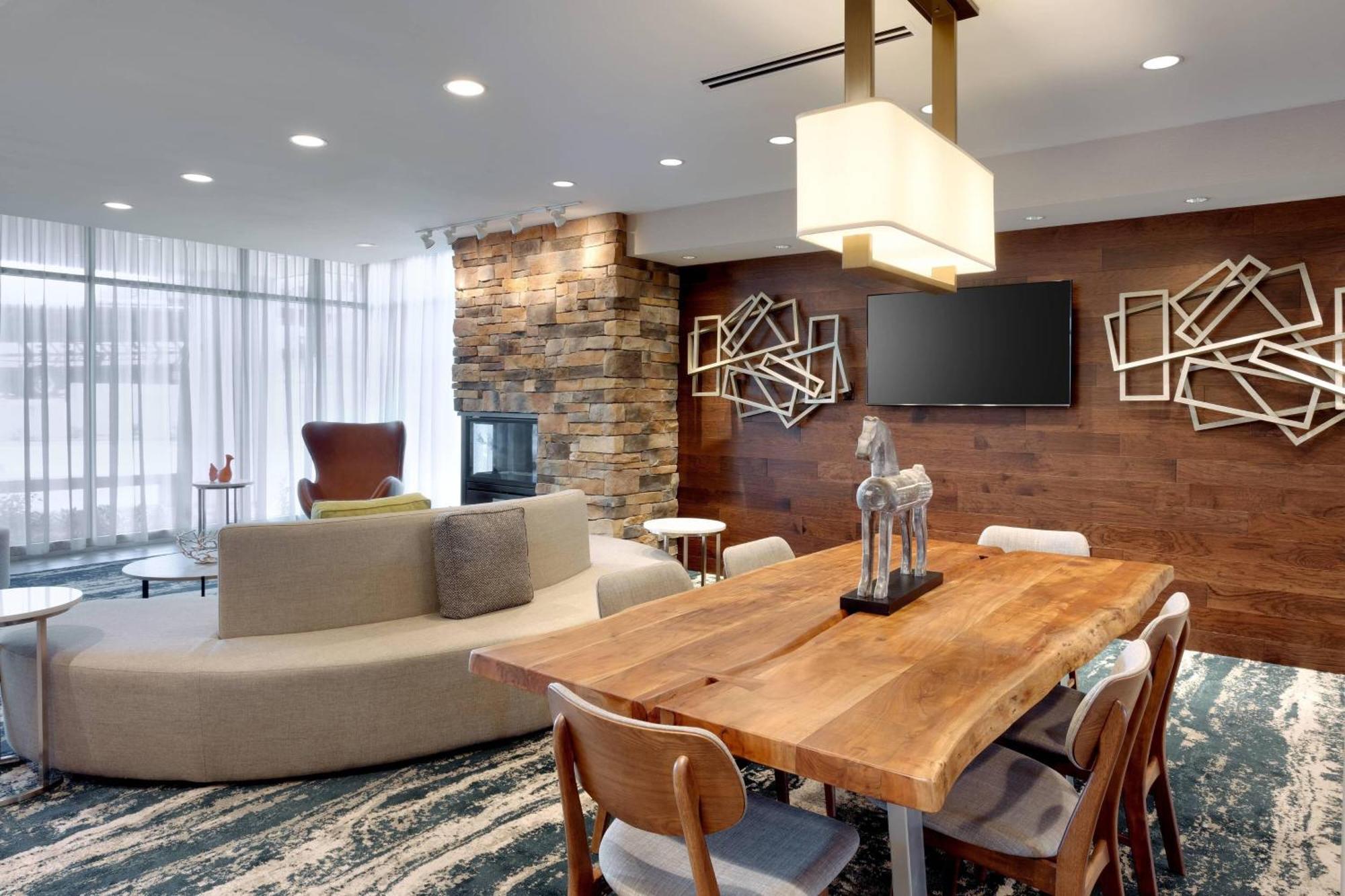 Fairfield Inn & Suites By Marriott Springfield North Bagian luar foto